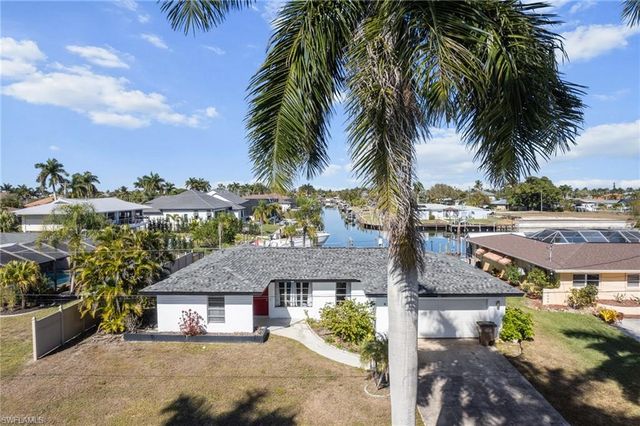 405 Bayshore DR, Cape Coral, FL 33904