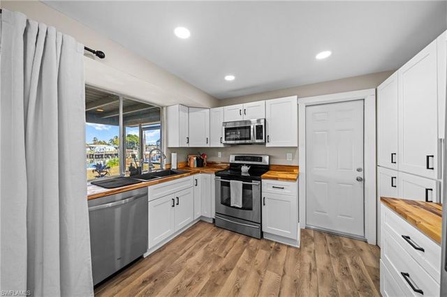 405 Bayshore DR, Cape Coral, FL 33904