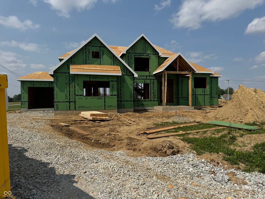 8030 Totton Court, Zionsville, IN 46077