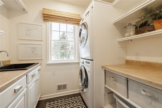 34 Coddington Grove, Pittsford, NY 14534