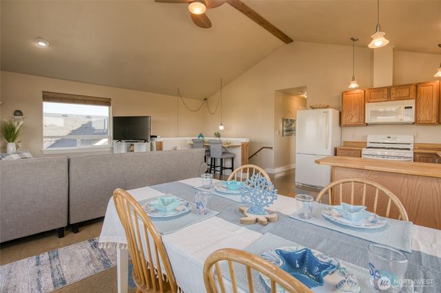 1143 Greenview Avenue SW, Ocean Shores, WA 98569