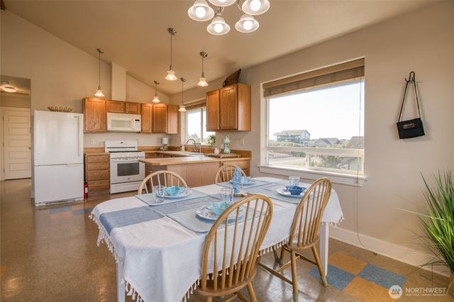 1143 Greenview Avenue SW, Ocean Shores, WA 98569