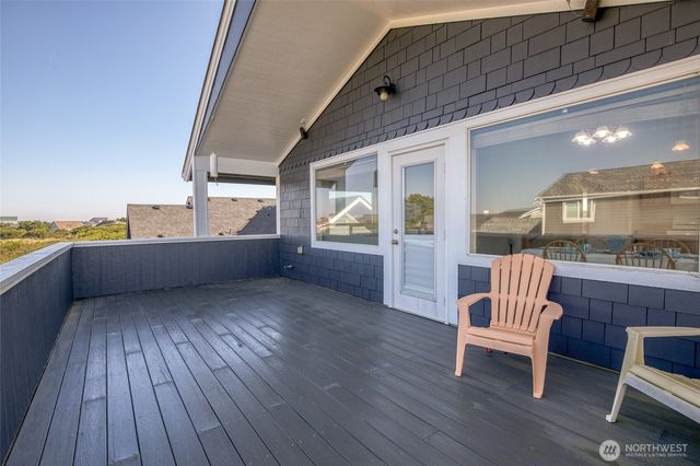 1143 Greenview Avenue SW, Ocean Shores, WA 98569