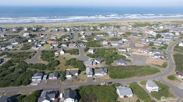 1143 Greenview Avenue SW, Ocean Shores, WA 98569