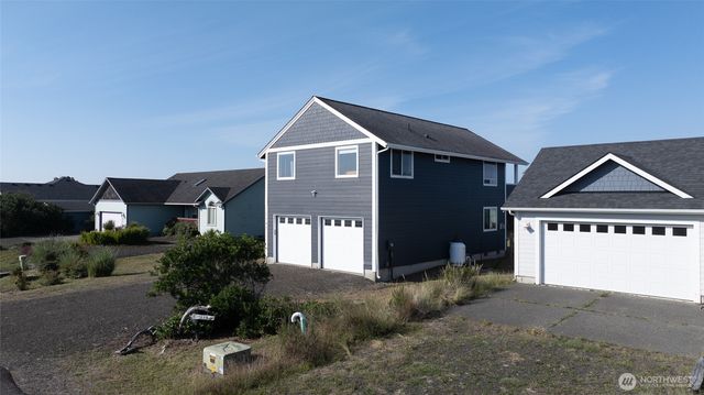 1143 Greenview Avenue SW, Ocean Shores, WA 98569