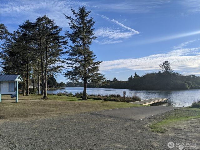 1143 Greenview Avenue SW, Ocean Shores, WA 98569