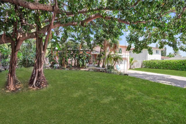 460 SE 18TH Avenue, Deerfield Beach, FL 33441