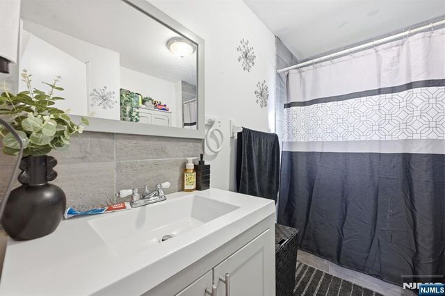 401 19th Street, Paterson, NJ 07524