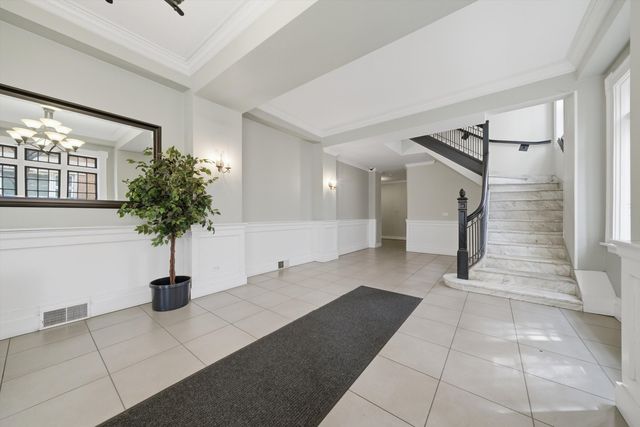 4144 N Sheridan Road 604, Chicago, IL 60613