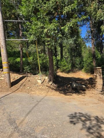 0 Lovers, Cedarpines Park, CA 92322