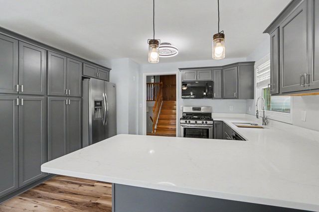 7 Garden Avenue S, Pennfield Twp, MI 49017