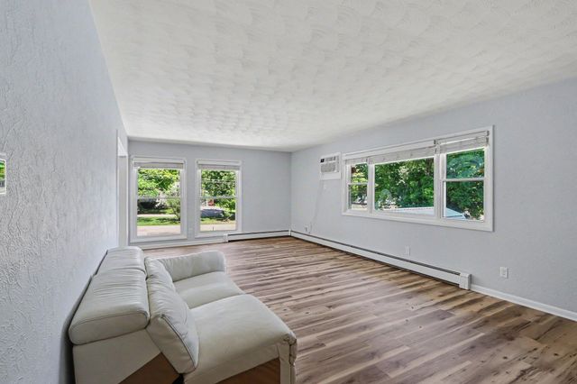 7 Garden Avenue S, Pennfield Twp, MI 49017