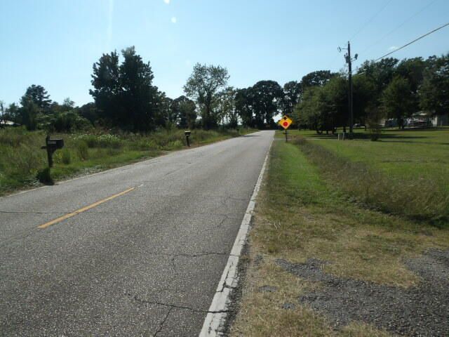 6835 Fish Road, Dalzell, SC 29040