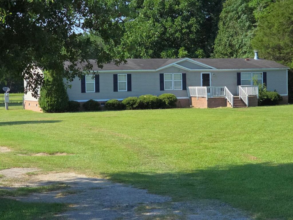 6835 Fish Road, Dalzell, SC 29040