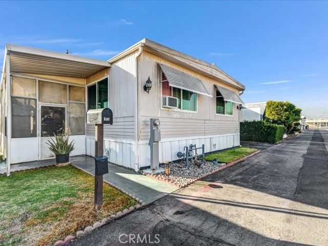 1045 N Azusa 229, Covina, CA 91722