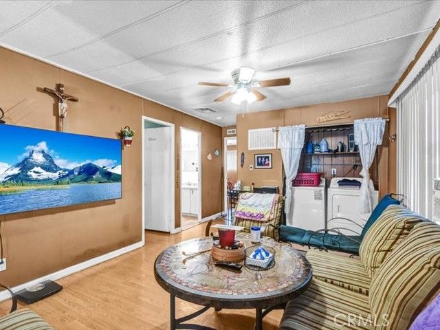 1045 N Azusa 229, Covina, CA 91722