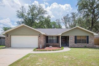 7685 Old Hickory Dr, Pensacola, FL 32507
