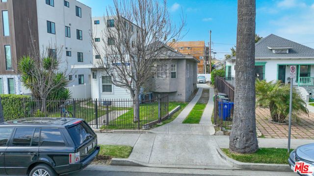 1293 W 36th Street, Los Angeles, CA 90007