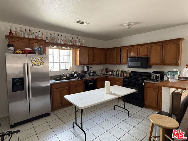 1293 W 36th Street, Los Angeles, CA 90007