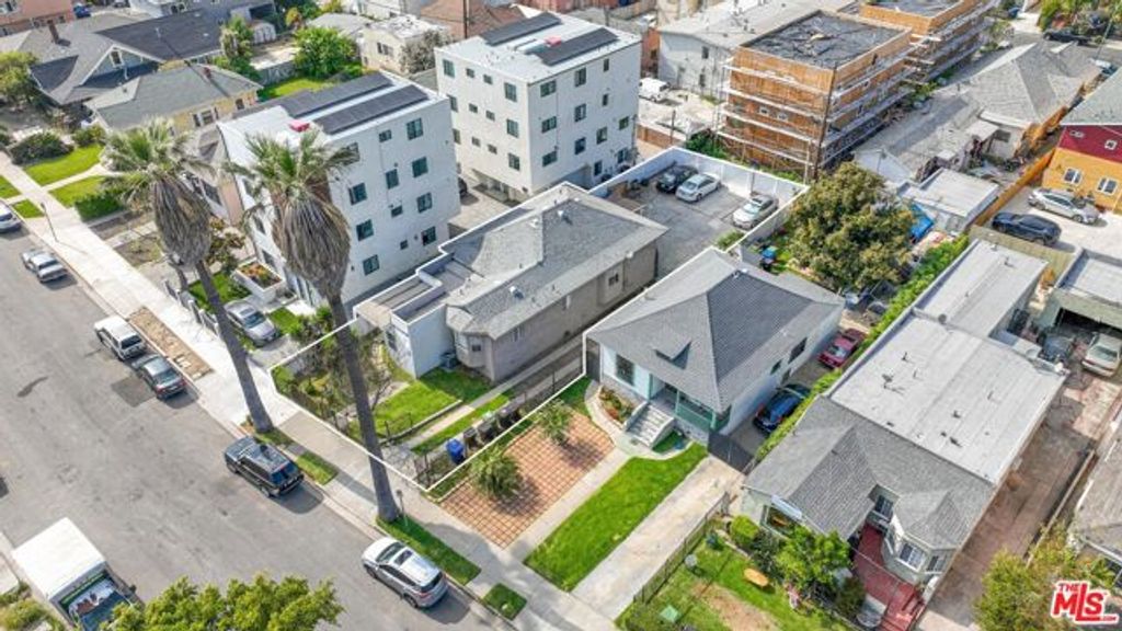 1293 W 36th Street, Los Angeles, CA 90007