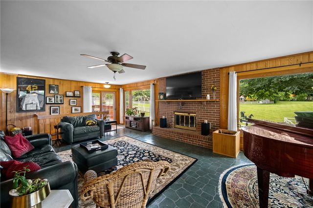 3110 Stanton Avenue, Des Moines, IA 50321