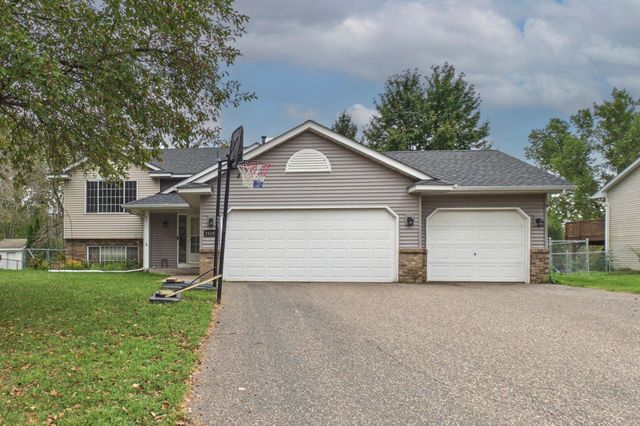 26245 Golden Avenue, Wyoming, MN 55092