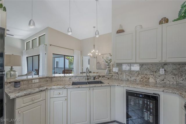 559 Beachwalk CIR U202, Naples, FL 34108