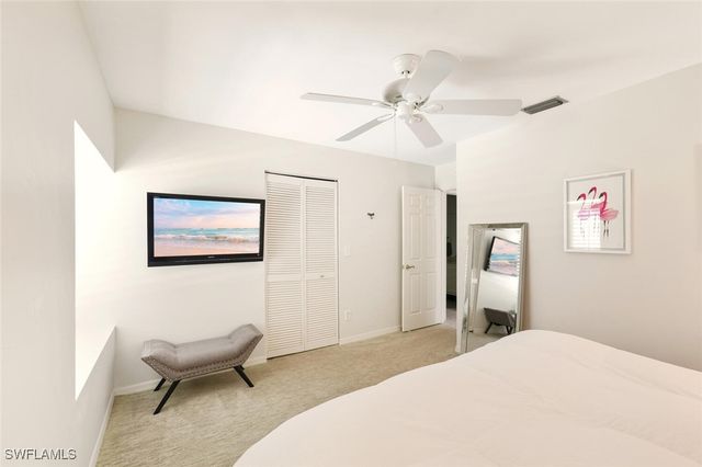 559 Beachwalk CIR U202, Naples, FL 34108