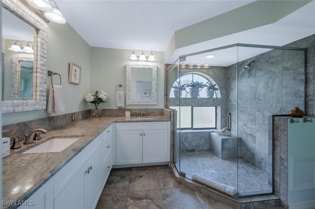 559 Beachwalk CIR U202, Naples, FL 34108