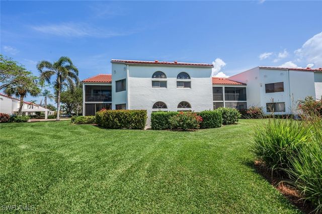 559 Beachwalk CIR U202, Naples, FL 34108