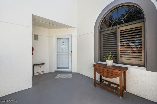 559 Beachwalk CIR U202, Naples, FL 34108