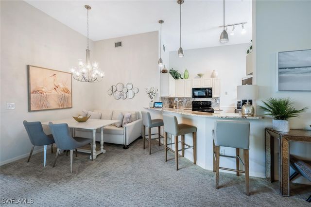 559 Beachwalk CIR U202, Naples, FL 34108