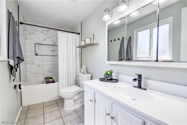 682 Iroquois Trail, Willoughby, OH 44094