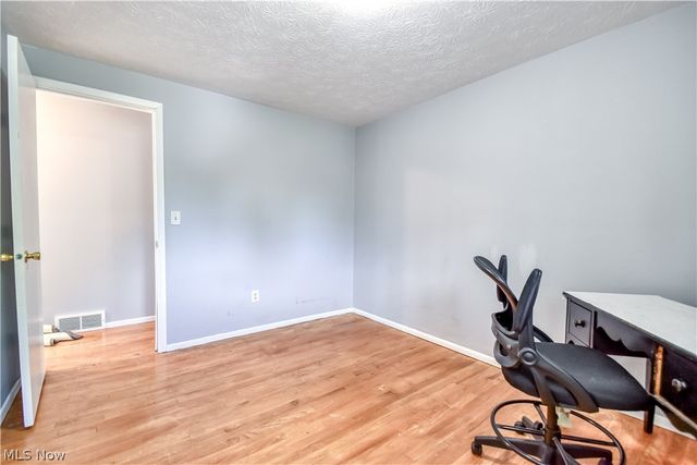 682 Iroquois Trail, Willoughby, OH 44094