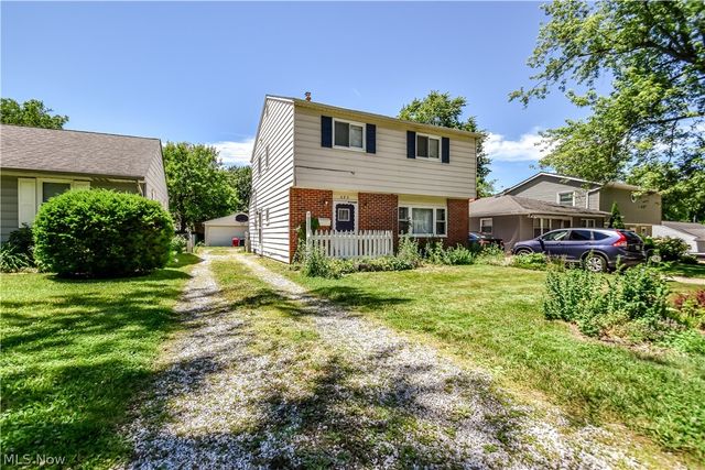 682 Iroquois Trail, Willoughby, OH 44094