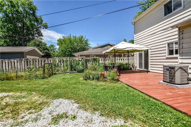 682 Iroquois Trail, Willoughby, OH 44094