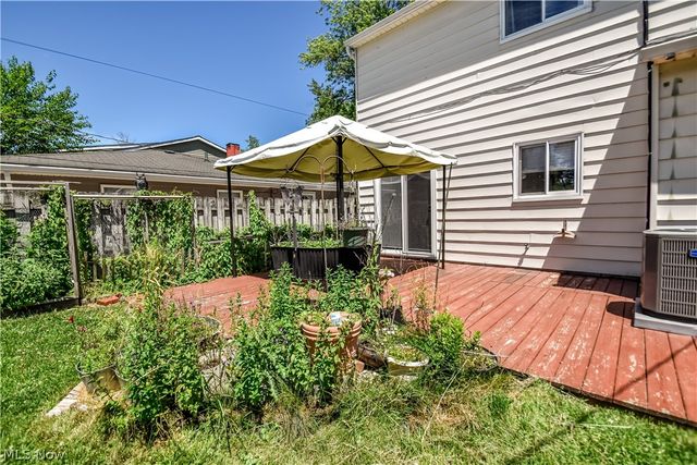 682 Iroquois Trail, Willoughby, OH 44094