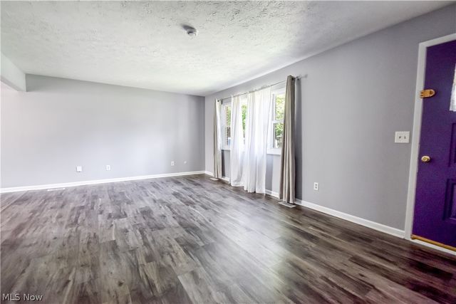 682 Iroquois Trail, Willoughby, OH 44094
