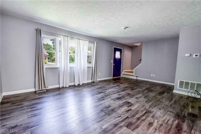 682 Iroquois Trail, Willoughby, OH 44094
