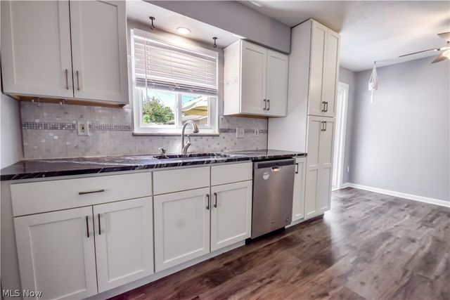 682 Iroquois Trail, Willoughby, OH 44094