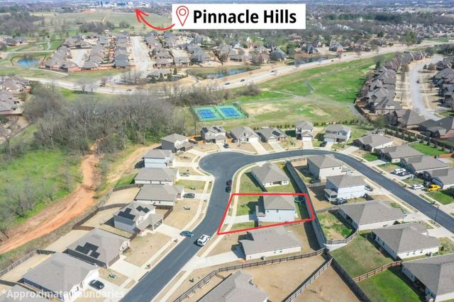 541 Woodcreek Loop, Lowell, AR 72745