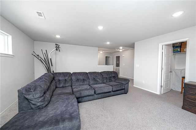 541 Woodcreek Loop, Lowell, AR 72745