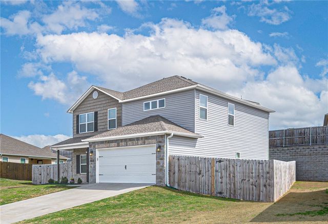 541 Woodcreek Loop, Lowell, AR 72745