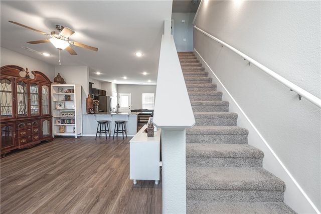 541 Woodcreek Loop, Lowell, AR 72745