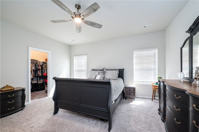 541 Woodcreek Loop, Lowell, AR 72745