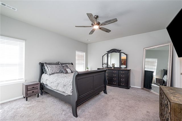 541 Woodcreek Loop, Lowell, AR 72745