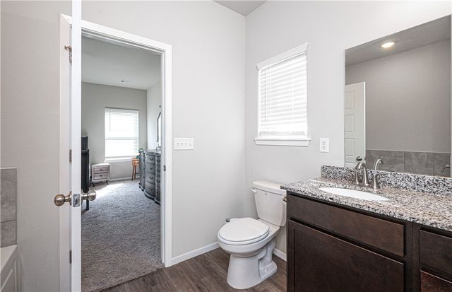 541 Woodcreek Loop, Lowell, AR 72745