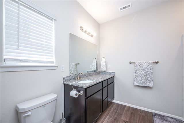 541 Woodcreek Loop, Lowell, AR 72745