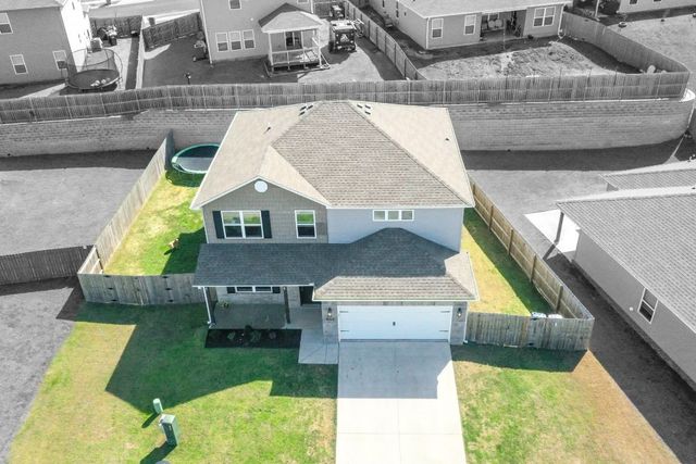 541 Woodcreek Loop, Lowell, AR 72745