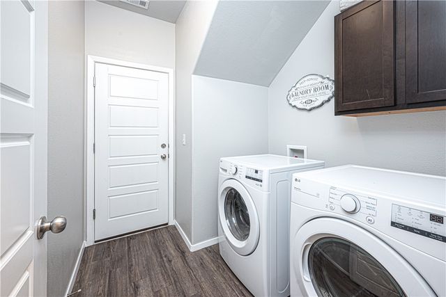 541 Woodcreek Loop, Lowell, AR 72745